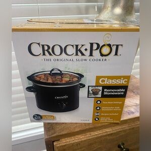 NEW IN BOX! Crockpot 2 QT